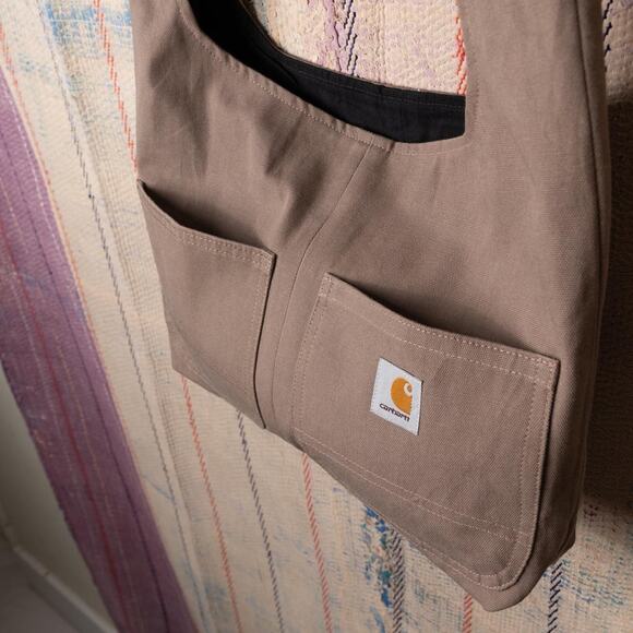 Upcycled carhartt hobo bag - Picture 4 of 6